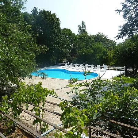 Hotel Zarya 2*