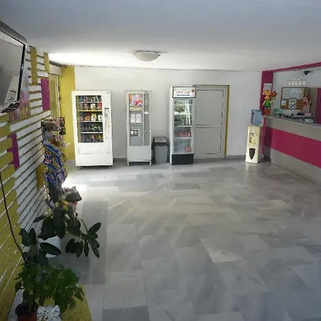 Hotel Zarya 2*